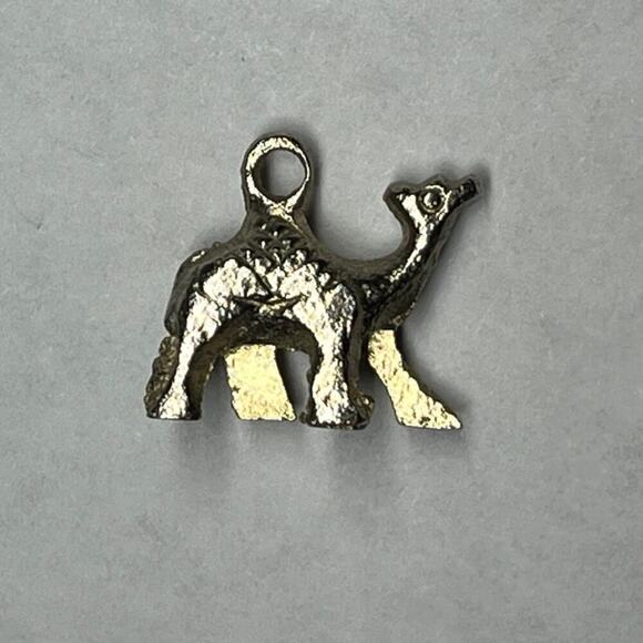Metal Silver Tone Camel Charm for Bracelet / Necklace. Fashion Jewelry. Animals - Picture 2 of 3